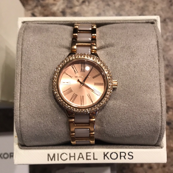 SOLD ON OFFER UP~Authentic and Beautiful Michael Kors Watch - Picture 1 of 7